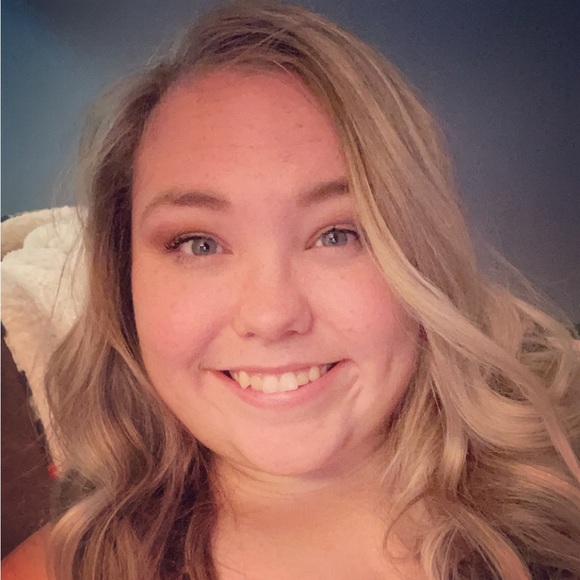 Meet your Posher, Mackenzie - Picture 1 of 1